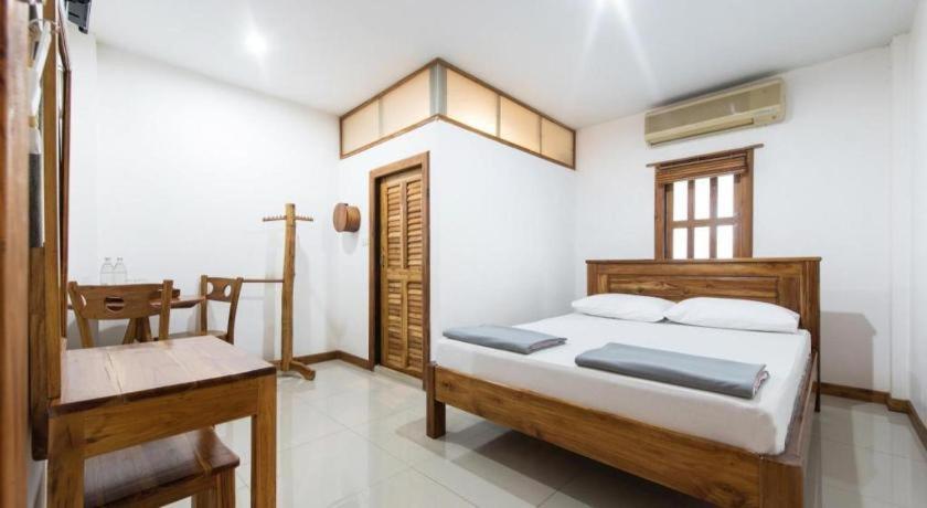 Thongphaphum Place Extérieur photo