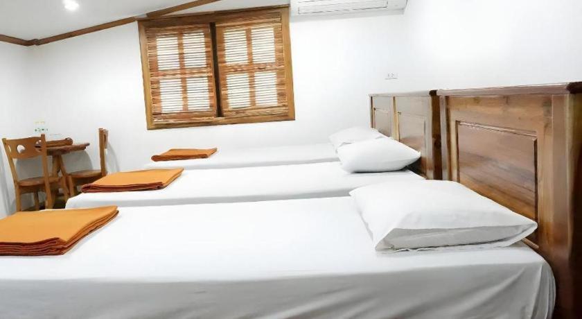 Thongphaphum Place Extérieur photo