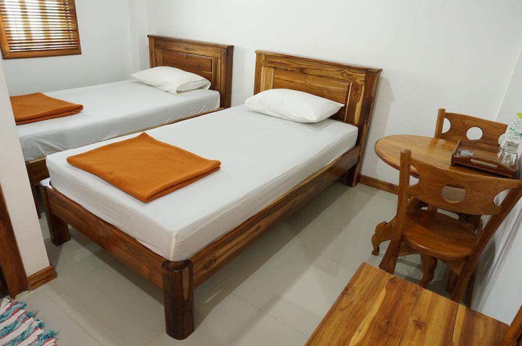 Thongphaphum Place Extérieur photo