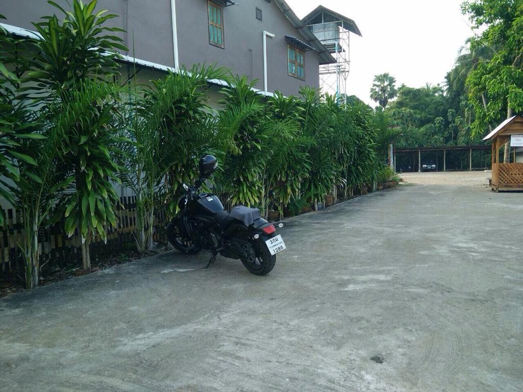 Thongphaphum Place Extérieur photo